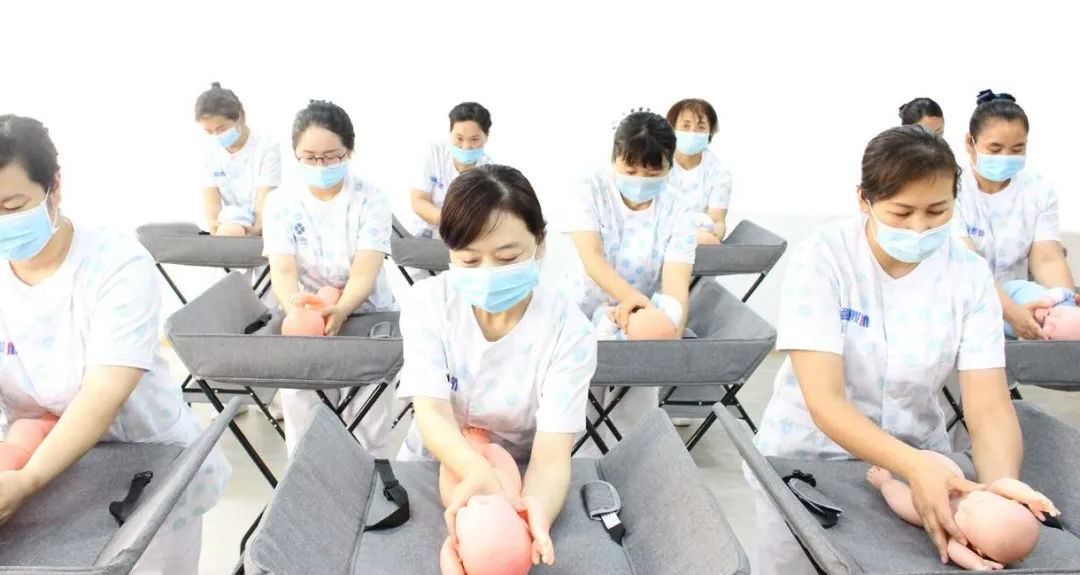 镇安月嫂家政